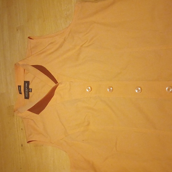 Woman's 'Jones New York " sleeveless blouse - Picture 3 of 6